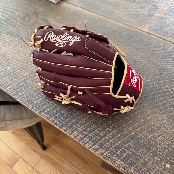 Rawlings Burgundy and Beige Baseball Glove - Picture 4 of 5
